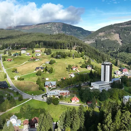 Orlik Chalet *